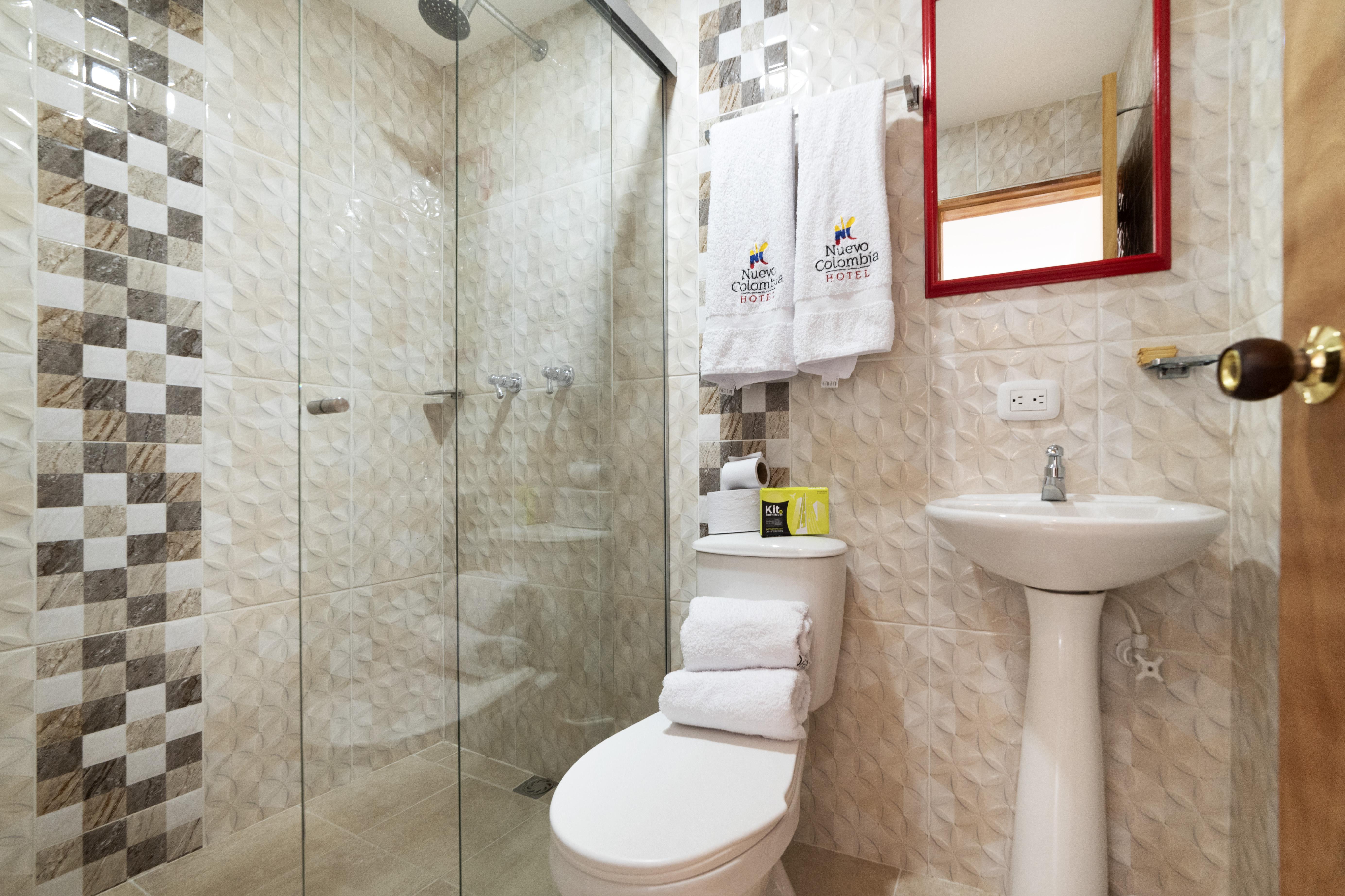 Ayenda 1238 Nuevo Colombia Hotel Меделин Екстериор снимка