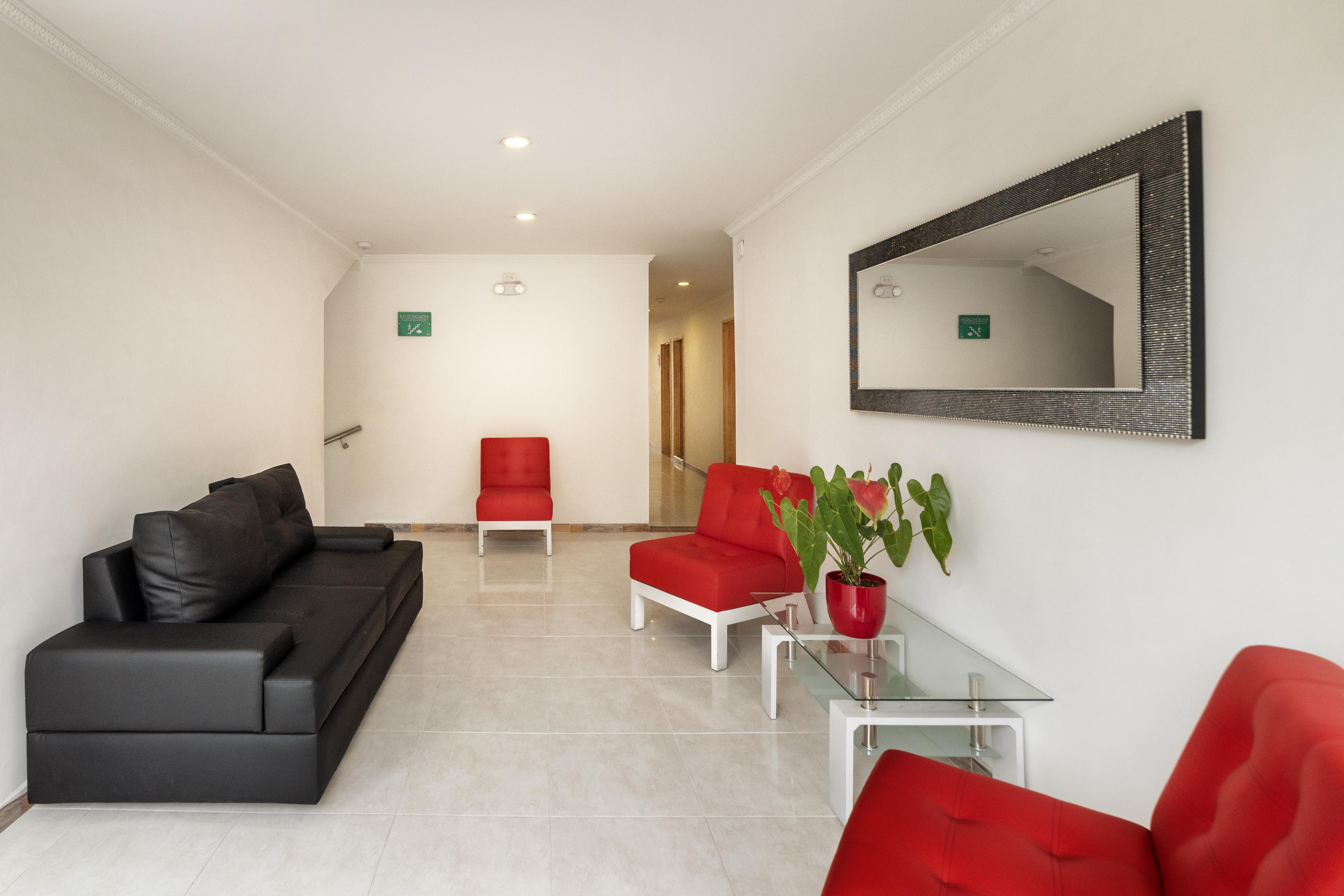 Ayenda 1238 Nuevo Colombia Hotel Меделин Екстериор снимка
