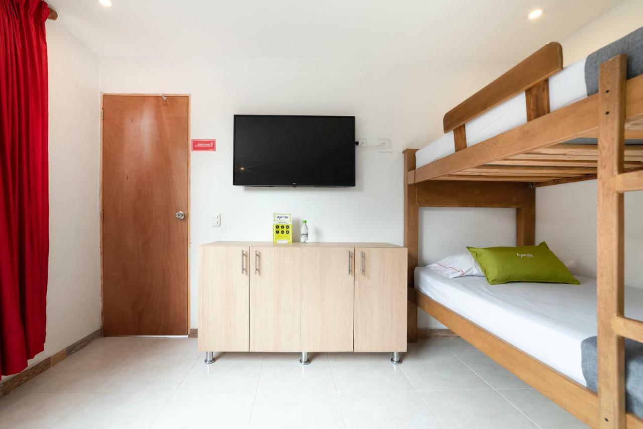 Ayenda 1238 Nuevo Colombia Hotel Меделин Екстериор снимка